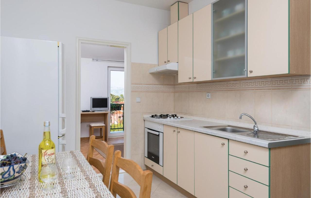 One-Bedroom Apartment in Trpanj Buitenkant foto